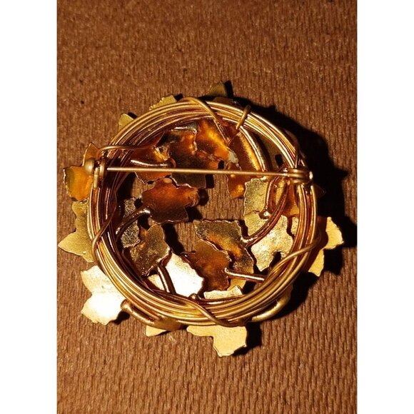 Vintage Yellow Enamel Autumn Leaf Wreath Pin Brooch Gold-Tone Metal - Picture 2 of 3